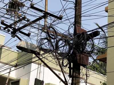 Electric post or jungle of electric wires?