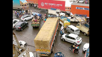 Travellers stuck in snarl on NH-8 for over 5 hours