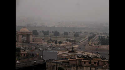 Lucknow’s present ‘smoggy’; future foggy
