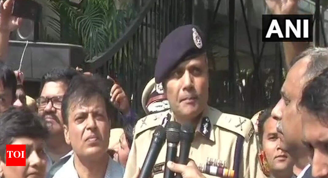 Resume work: Delhi Police chief to agitating cops