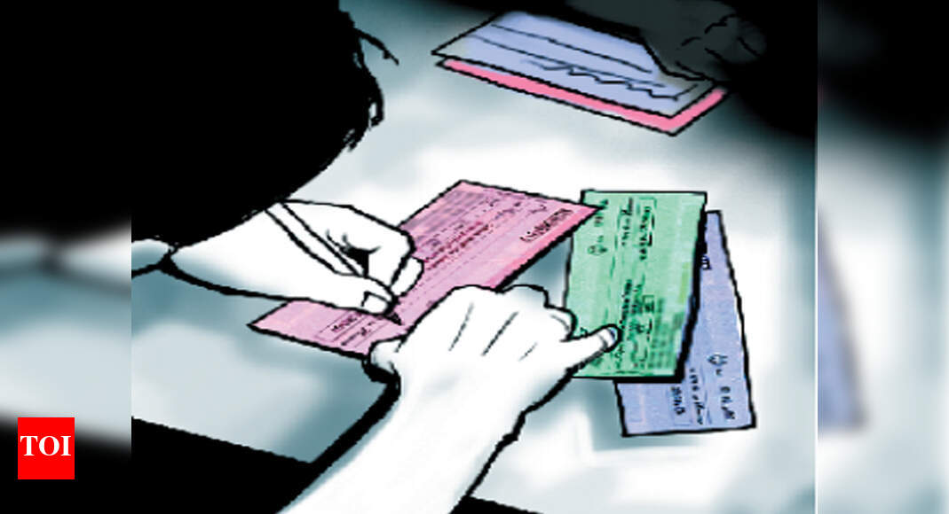 Filmmaker facing 11 dud cheque cases held in Mumbai | Mumbai News ...