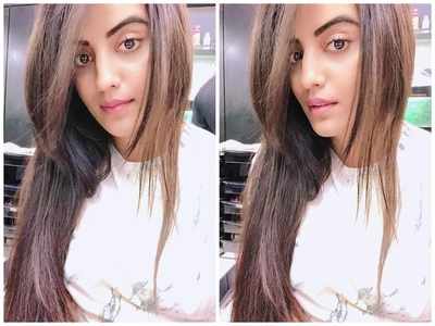 Photos: Akshara Singh flaunts her new hairstyle in the latest post