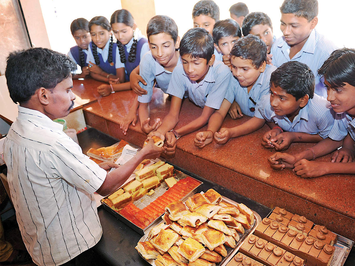 no junk food at schools: Will the ban on junk food make kids seek healthier  alternatives? | Kochi News - Times of India