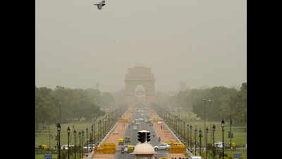 Air pollution level in Delhi dips slightly
