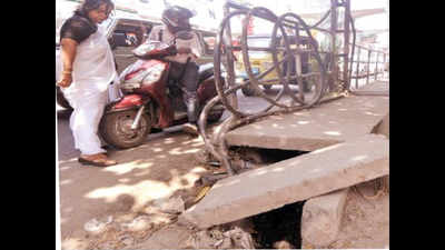Cables passing through drains cause waterlogging in Kochi