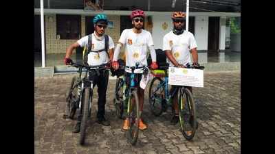 Cops pedal from Punjab to Kanyakumari to spread message of Guru Nanak Dev