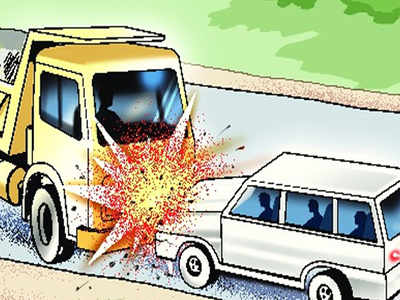 Maharashtra: Seven killed, three injured as car hits truck in Beed |  Aurangabad News - Times of India