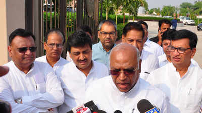 Maharashtra Congress leaders back alliance with Shiv Sena
