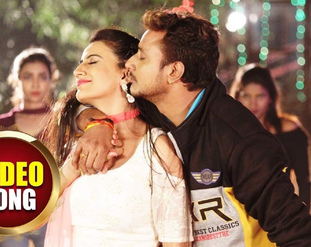 
Watch: Latest Bhojpuri Song 'Video Bana Ke Blackmail Karegi' from 'Love Marriage' Ft. Akshara Singh and Amrish Singh
