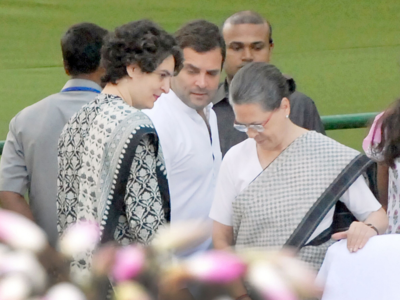CRPF takes over security of Sonia Gandhi, Rahul and Priyanka