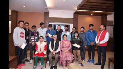 Rotary Chandigarh Shivalik presents scholarships worth Rs 2.20 lakh to 11 visually challenged students