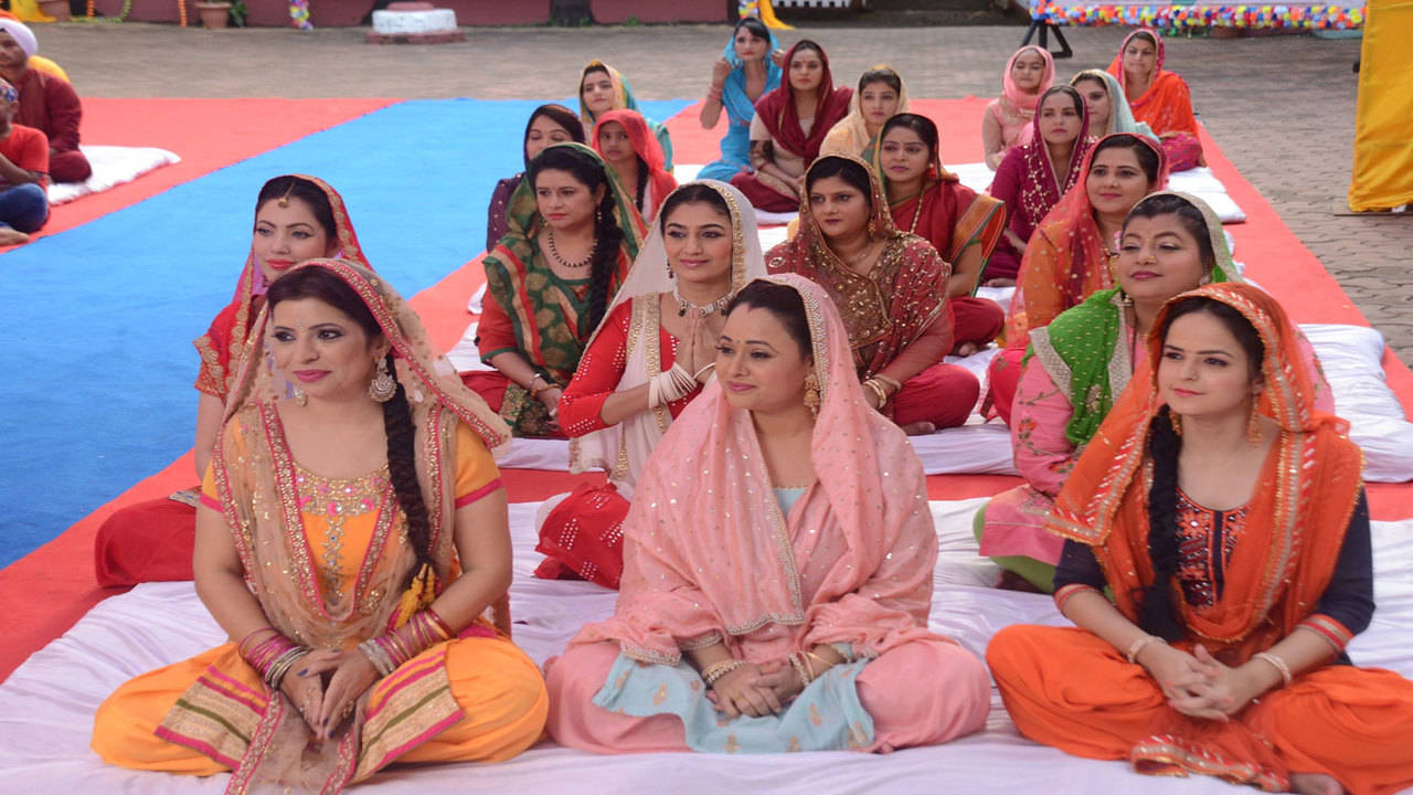 Image of Ludhiana, Punjab / India - March 17 2020: A group of Punjabi dance  Artists-OM977243-Picxy