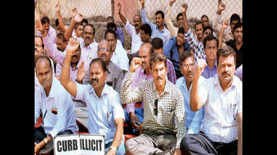 RTC stir: Driver ends life, blames Telangana chief minister K Chandrasekhar Rao for ignoring employees