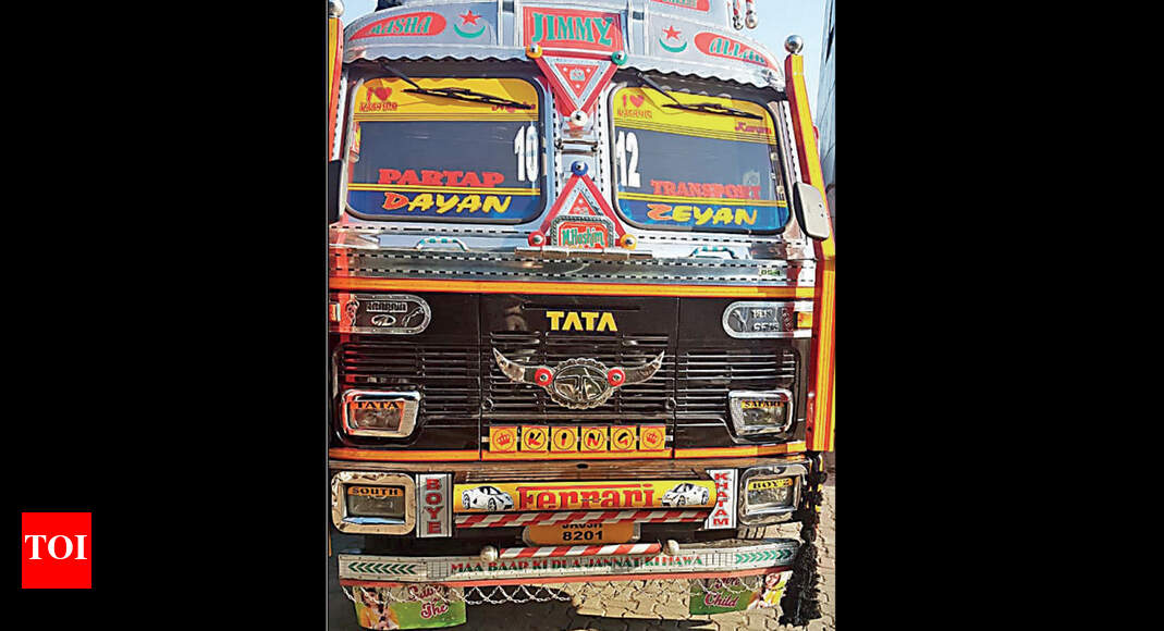Delhi Truck With Forged Number Parked Next To Real One Delhi News