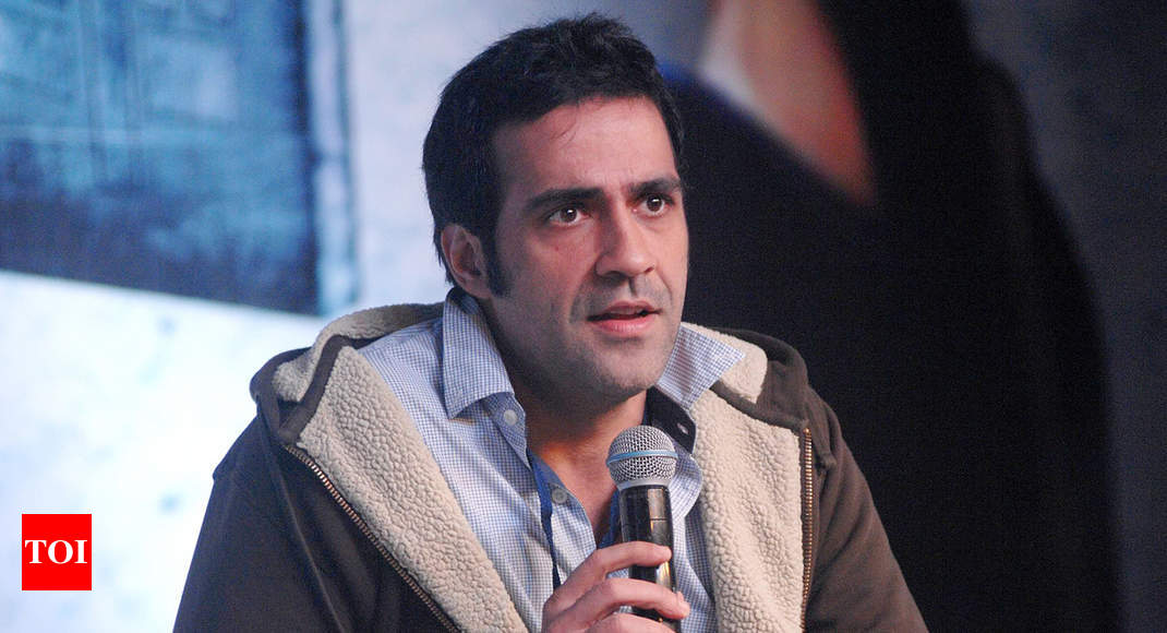 Top authors including Pamuk, Rushdie urge government to restore Aatish Taseer's OCI card