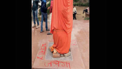 Row at JNU over defaced statue of Swami Vivekananda