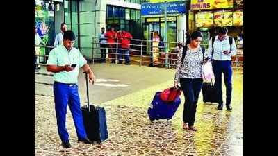 Pune: Damaged luggage at airport worries flyers