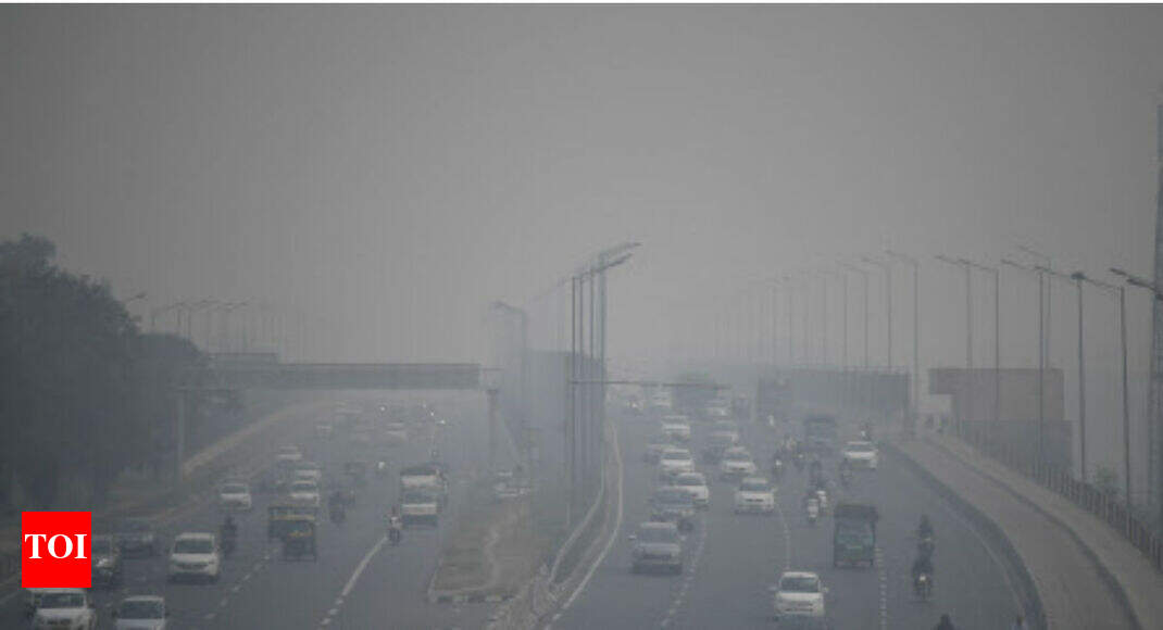 MPs, bureaucrats skip key meet on Delhi pollution