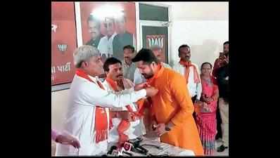 Anand Congress' whip joins BJP