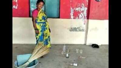 Tamil Nadu: Villagers furious as panchayat school turns tipplers ...