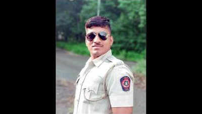Pune: Cop risks own life, saves woman from drowning