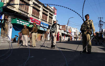 Five terror suspects arrested in north Kashmir