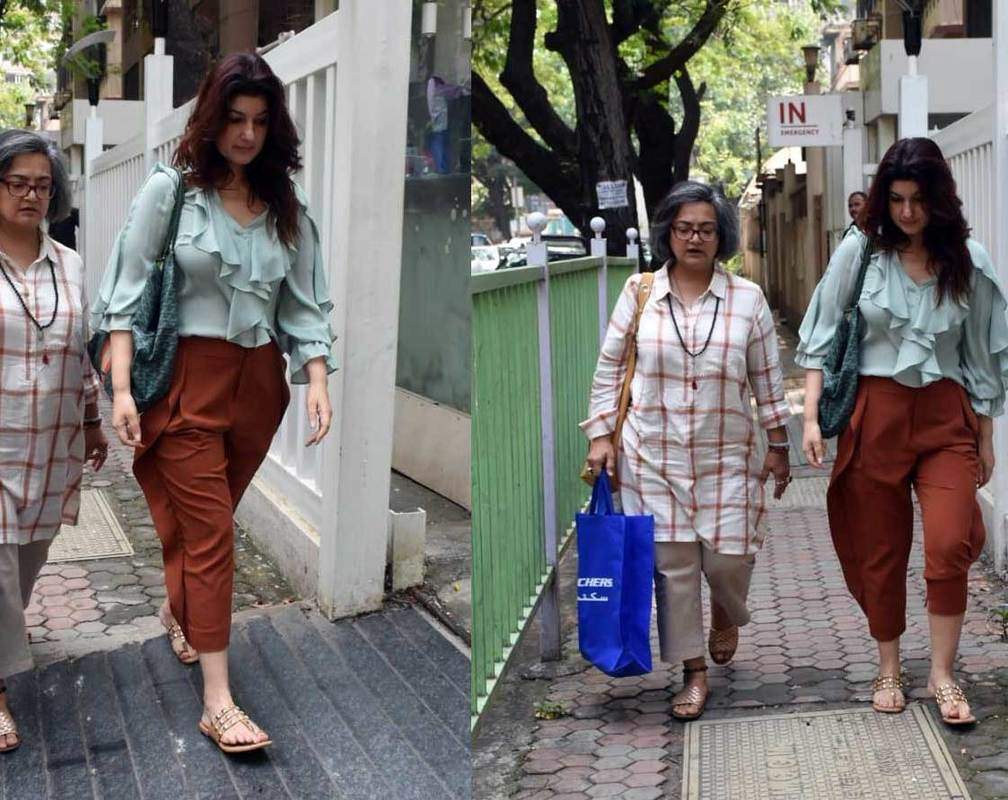 
Twinkle Khanna pays a visit to ailing mother Dimple Kapadia at Hinduja hospital
