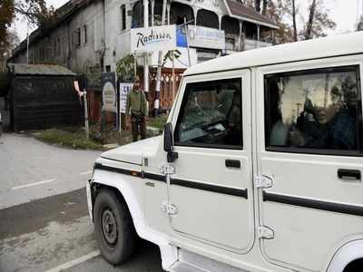 J&K admin shifts 33 political detainees to Srinagar hostel