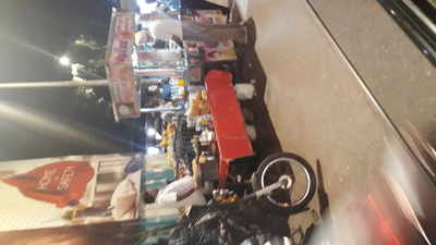 unauthorised stall on T H Kataria Marg