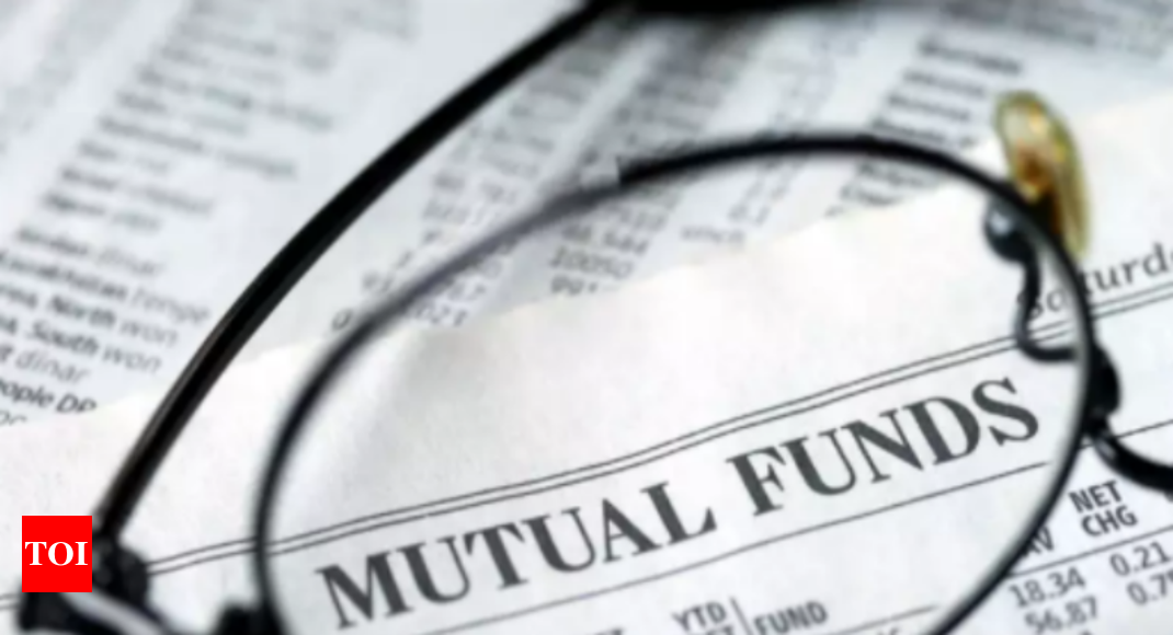 Mutual fund inflow into equities halves in Jan-Oct