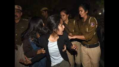 JNU students go on long march, Delhi grinds to halt