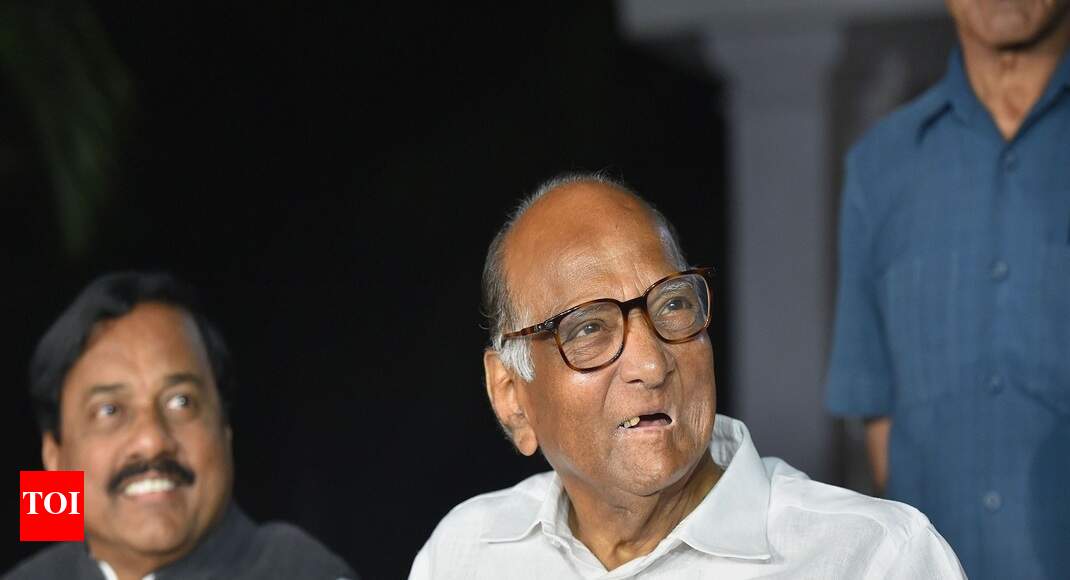 Maha talks move slowly, Pawar sidesteps queries