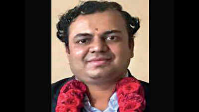 Gujarat: Ex-IAS officer to head department inquiry in Gaurav Dahiya case