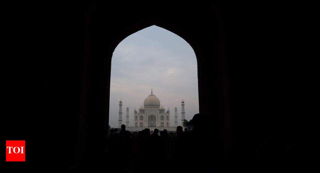 Agra New Name What was Agra called before it was named Agra? Scholars