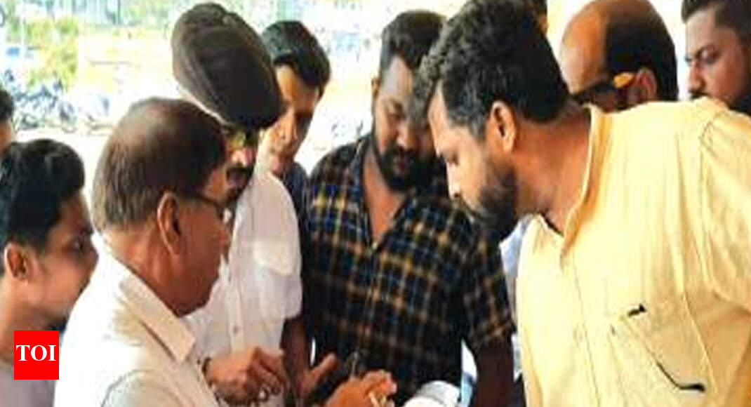 Goa: Mob demands ‘GPS chip’ in HSRP, halts Canacona ops - Times of India