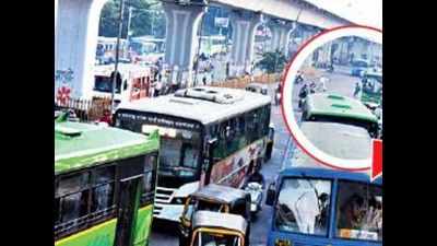 Pune: Caught between two buses, woman and son suffer injuries in Swargate