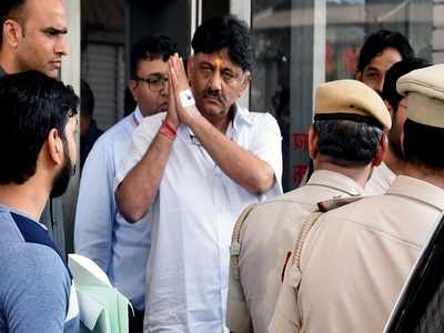 Karnataka Bypolls: DK Shivakumar Makes First Campaign Appearance ...