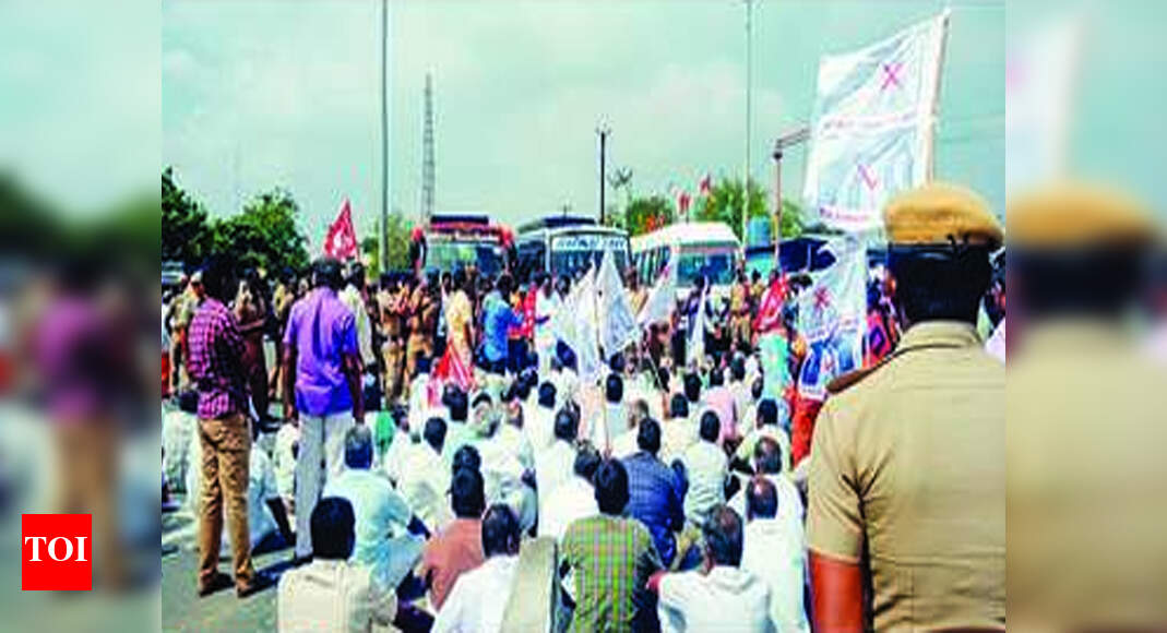 Farmers stage protest against high-tension power lines, detained ...