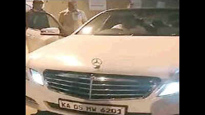 Karnataka: Mercedes with fake licence plate seized, owner escapes
