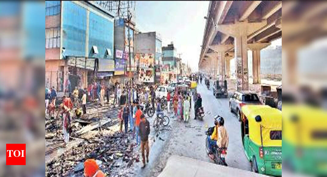 Punjab Too many illegal doors open on ZirakpurDerabassi road
