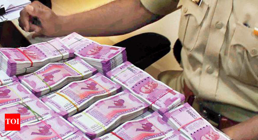 Big fall in Rs 2,000 notes seized in I-T raids