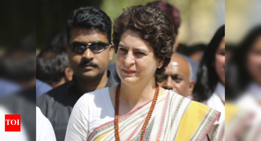 priyanka gandhi facing rebels only 40 attend up meet india news times of india priyanka gandhi facing rebels only 40