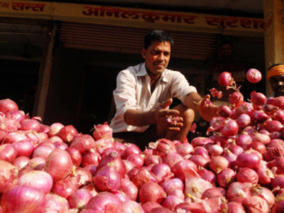 Govt OKs onion imports to rein in prices