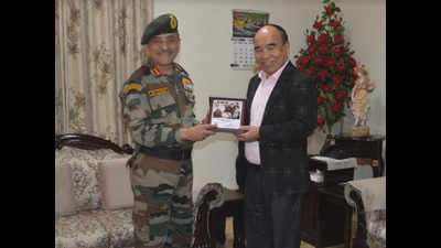 Eastern Army Commander visits Mizoram, interacts with governor and CM