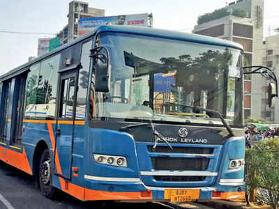 Ahmedabad: Two brothers crushed to death by BRTS bus | Ahmedabad News -  Times of India