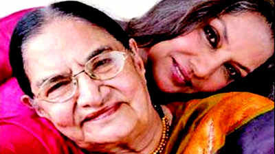 Shabana Azmi's mother Shaukat Kaifi passes away