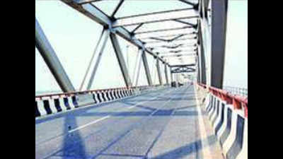 Bihar: Trucks with 12 and more wheels can’t ply on J P Setu