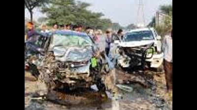 Jaipur teacher, husband & child die in Sikar accident