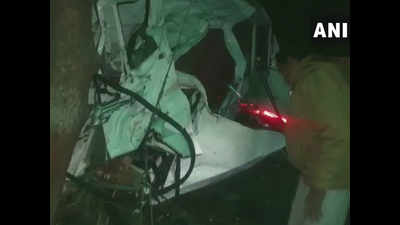 12 killed, 10 hurt as mini bus overturns in Rajasthan's Nagaur