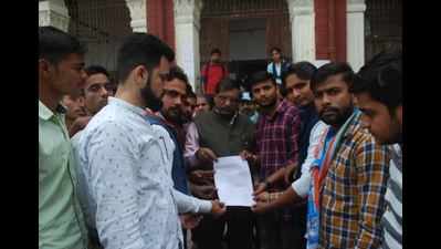 NSUI demands student union poll in Agra University